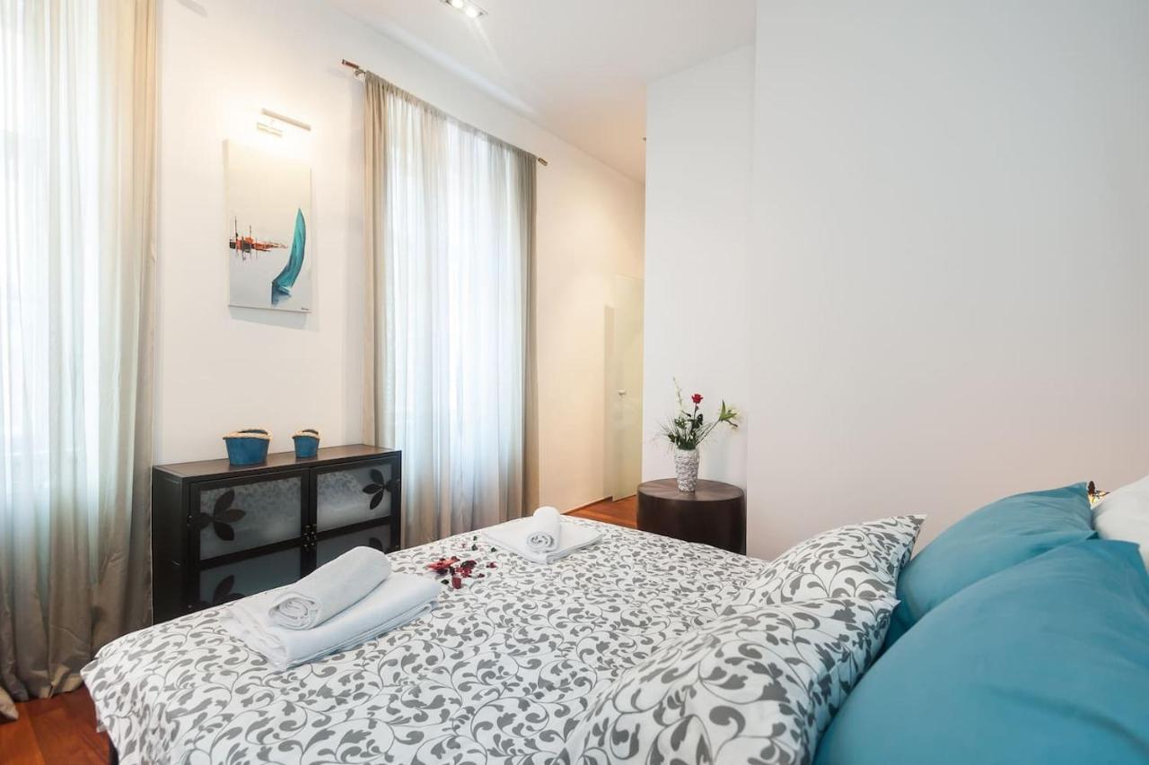 ★5 Star Living-amazing 2bed|2bath Apt-old Town Sq Apartmán *