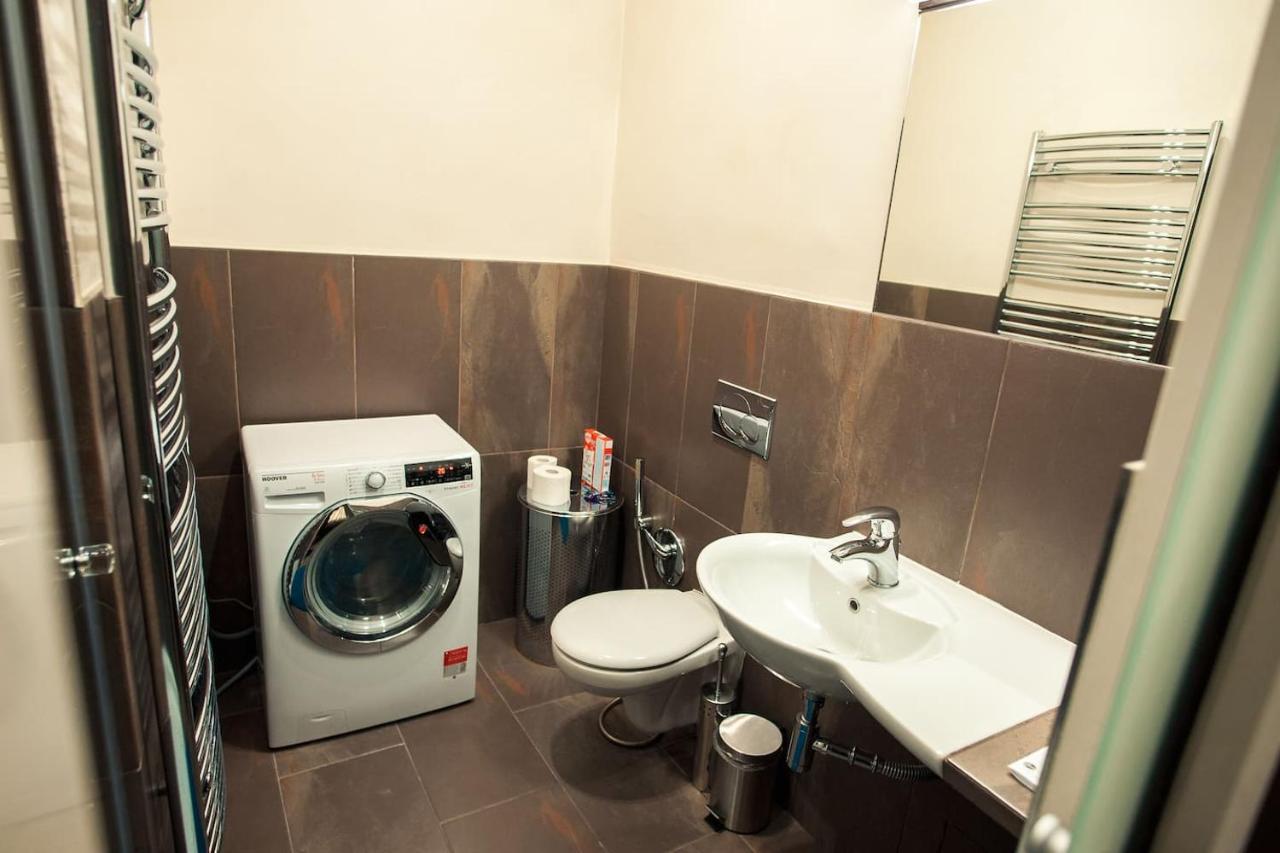 ★5 Star Living-amazing 2bed|2bath Apt-old Town Sq Apartmán