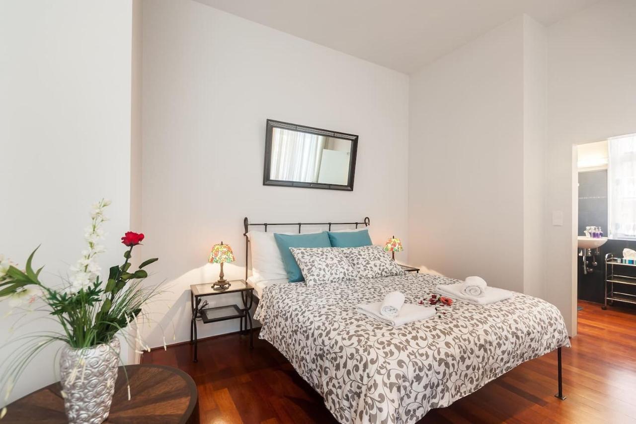 ★5 Star Living-amazing 2bed|2bath Apt-old Town Sq Apartmán